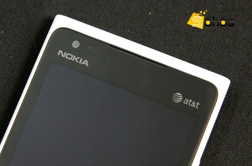 Nokia-Lumia-900-5.jpg